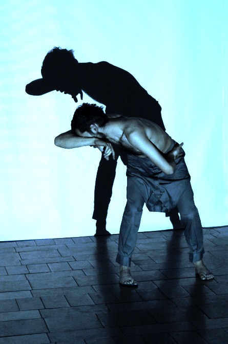 Arkadi Zaides in "Solo Siento"